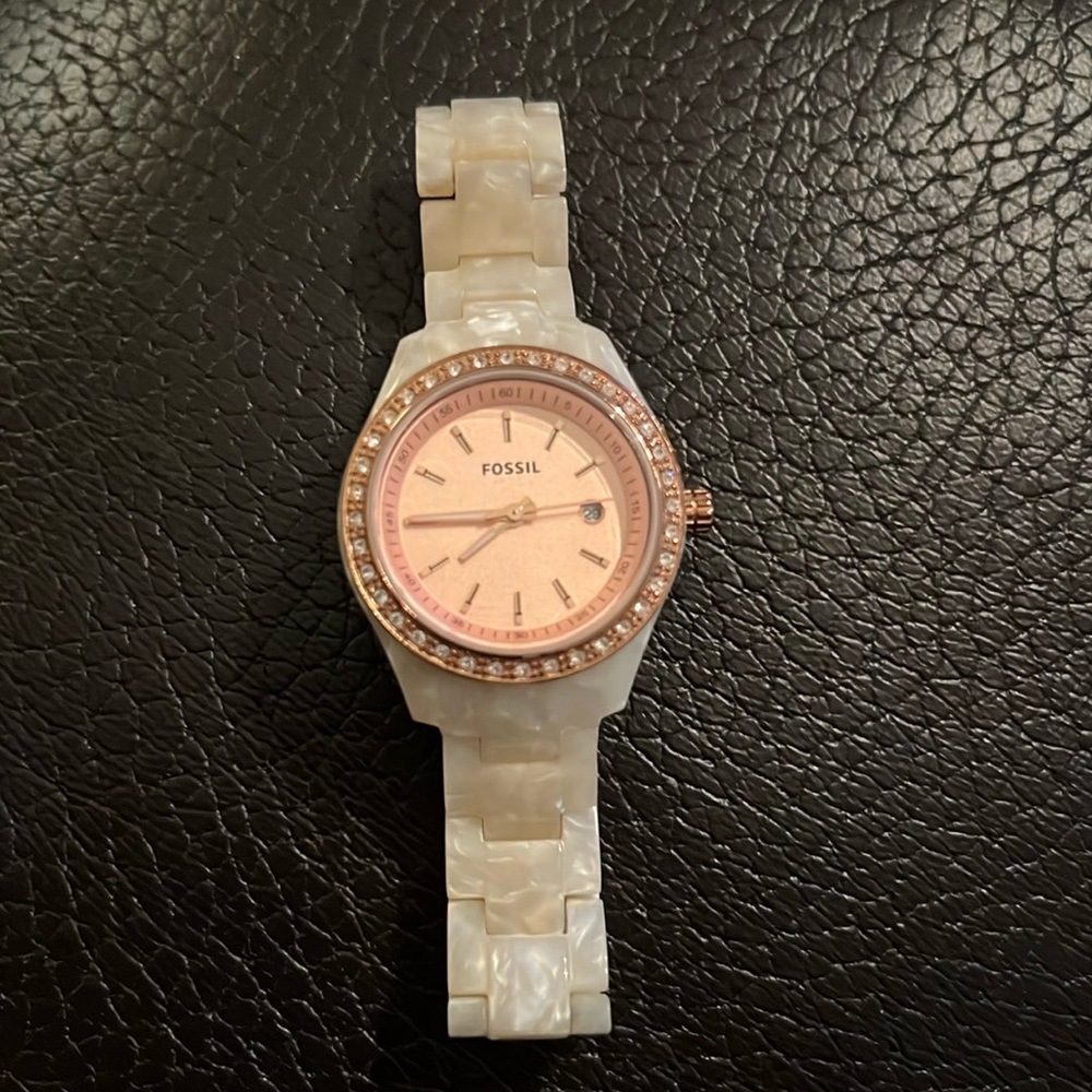 Fossil pearl watch